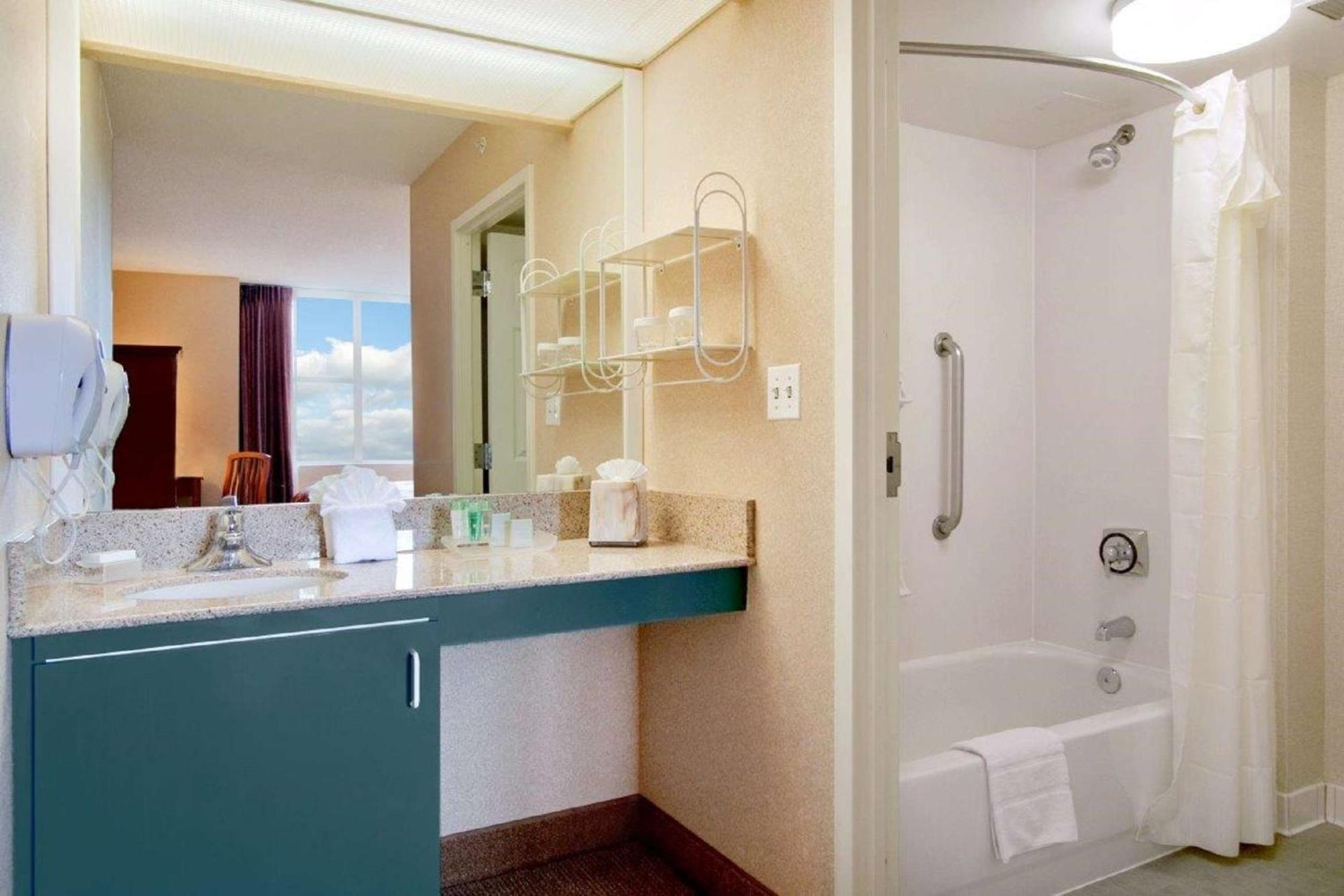 Homewood Suites By Hilton Falls Church Merrifield Екстериор снимка